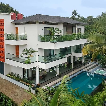 Villa Sereno By Stayvista - An Elegant And Entertaining Retreat Featuring A Swimming Pool, Outdoor Jacuzzi, Modern Interiors, And A Snooker Table Alibag Luaran gambar