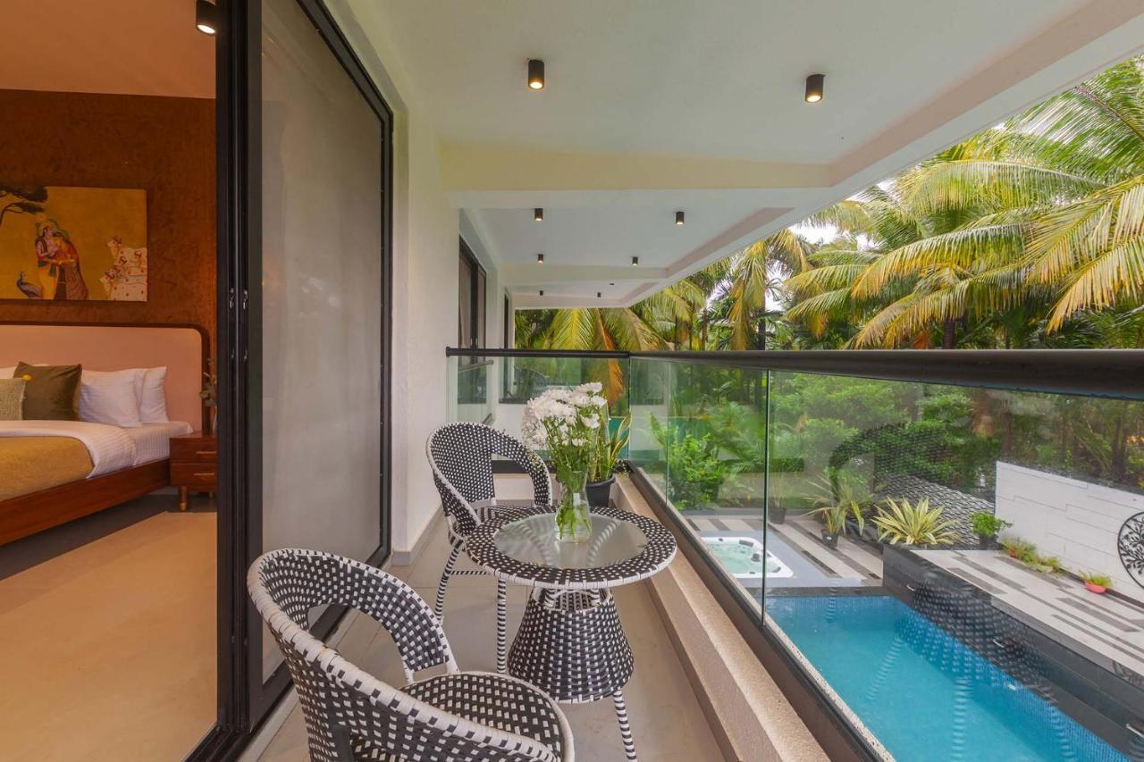 Villa Sereno By Stayvista - An Elegant And Entertaining Retreat Featuring A Swimming Pool, Outdoor Jacuzzi, Modern Interiors, And A Snooker Table Alibag Luaran gambar