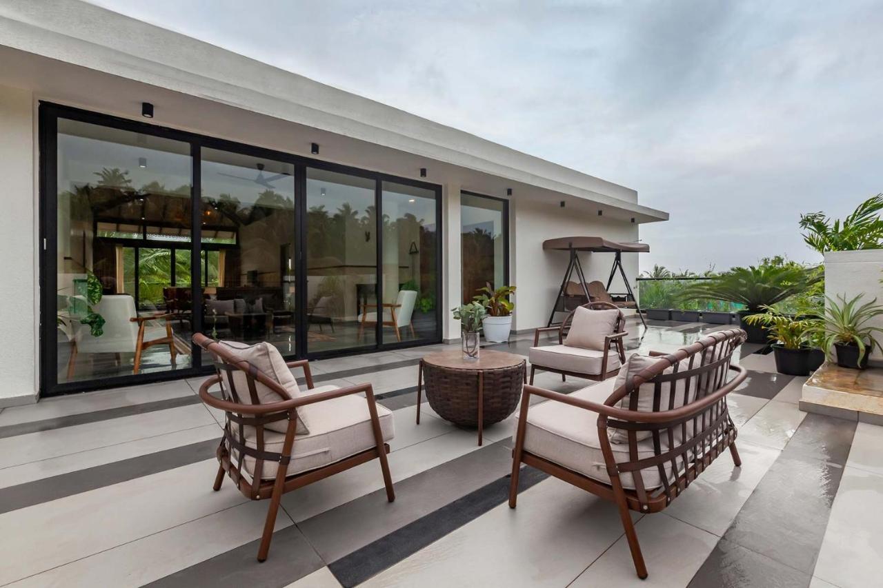 Villa Sereno By Stayvista - An Elegant And Entertaining Retreat Featuring A Swimming Pool, Outdoor Jacuzzi, Modern Interiors, And A Snooker Table Alibag Luaran gambar
