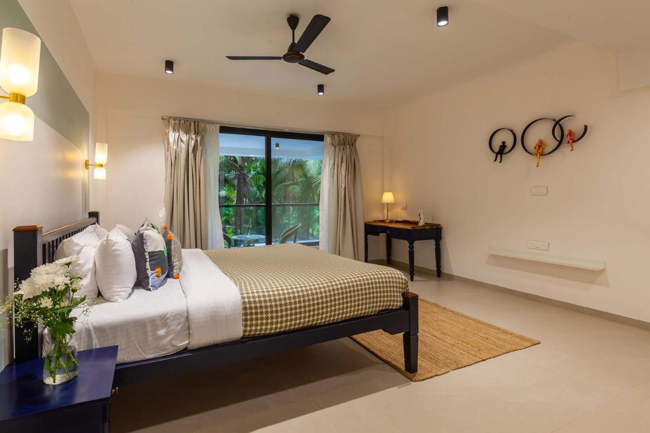 Villa Sereno By Stayvista - An Elegant And Entertaining Retreat Featuring A Swimming Pool, Outdoor Jacuzzi, Modern Interiors, And A Snooker Table Alibag Luaran gambar