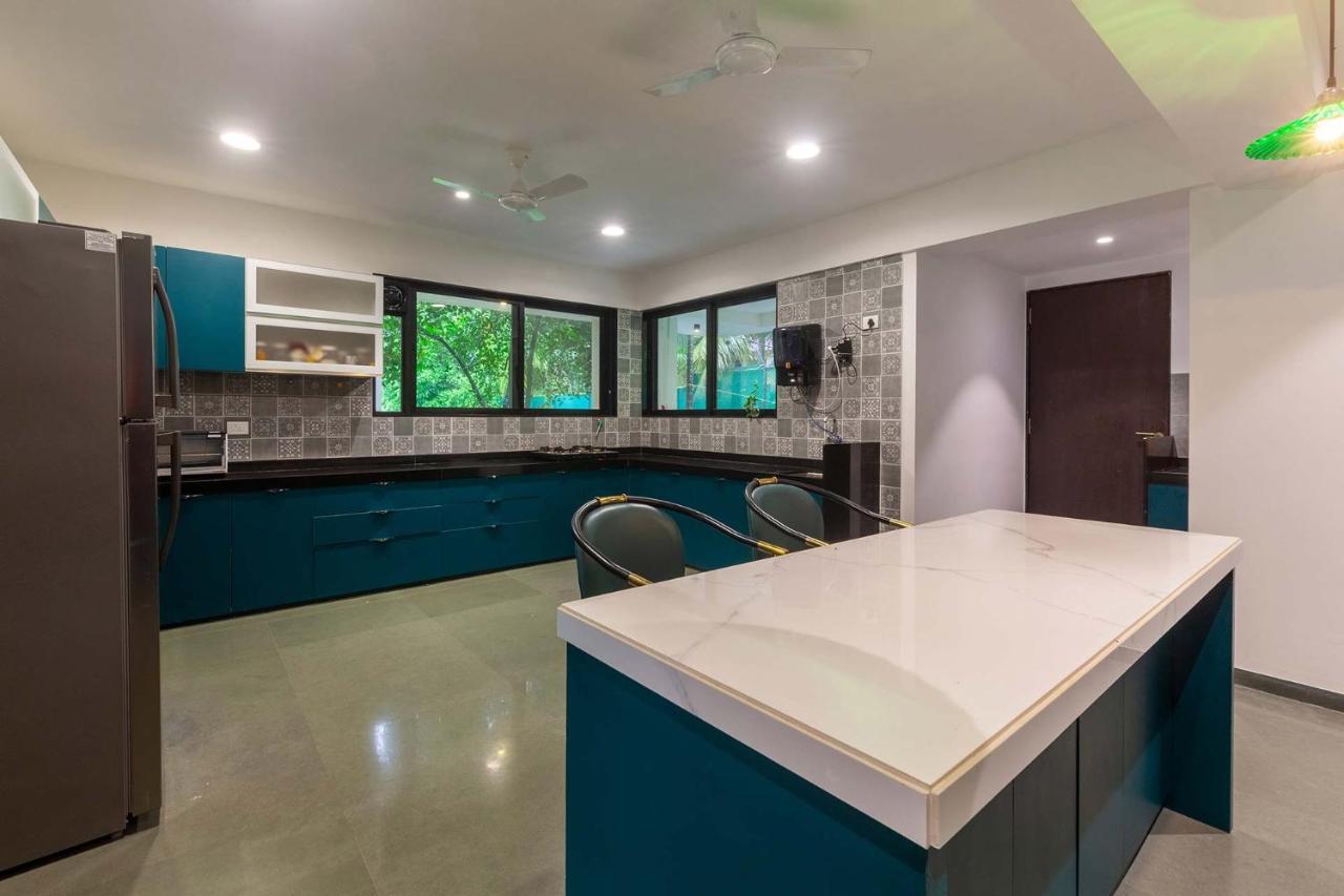 Villa Sereno By Stayvista - An Elegant And Entertaining Retreat Featuring A Swimming Pool, Outdoor Jacuzzi, Modern Interiors, And A Snooker Table Alibag Luaran gambar