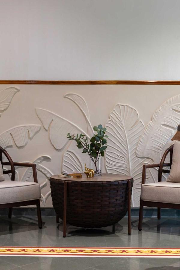 Villa Sereno By Stayvista - An Elegant And Entertaining Retreat Featuring A Swimming Pool, Outdoor Jacuzzi, Modern Interiors, And A Snooker Table Alibag Luaran gambar